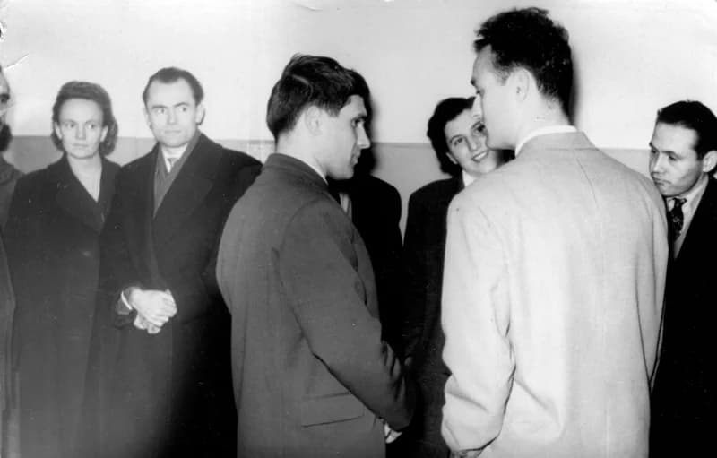 Benes Józsf első önálló kiállítása a zentai Eugen kiállítótermében