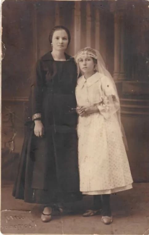 Kovács Magdolna bérmalányával