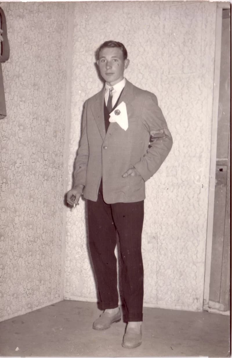 Férfi cigarettával