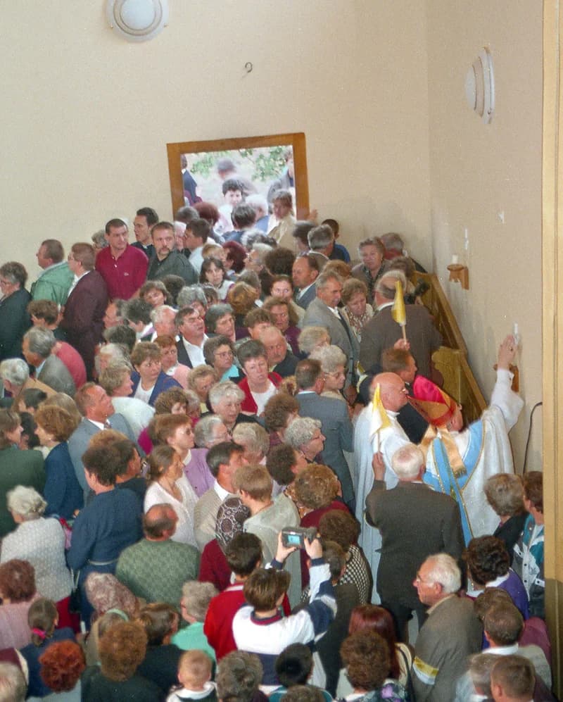 A temerini Lourdes-i Szűz Mária emléktemplom (Lourdes-i Boldogasszony templom)  felszentelési szertartása  és   ez  alkalomból  bemutatott szentmise, 2000. 7. 20,  Csütörtök