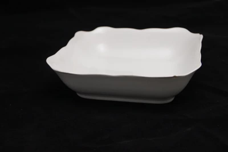 Szögletes salátás tál