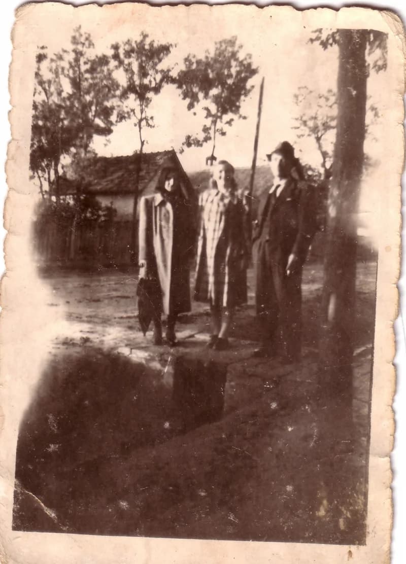 Sarai Sándor családjával