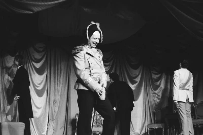 Rejtő: Kabaré (IV.)