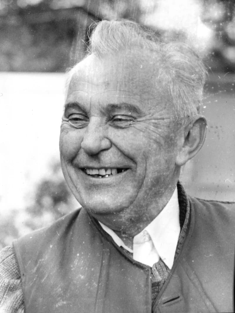 Herceg János