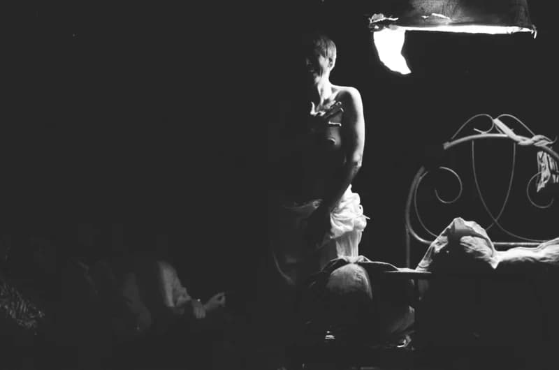 Tolnai: Izéke homokozója, Bayer II.