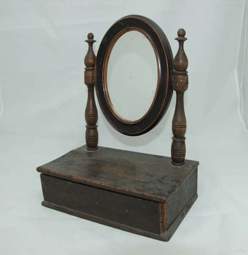 Borotválkozótükör ládával