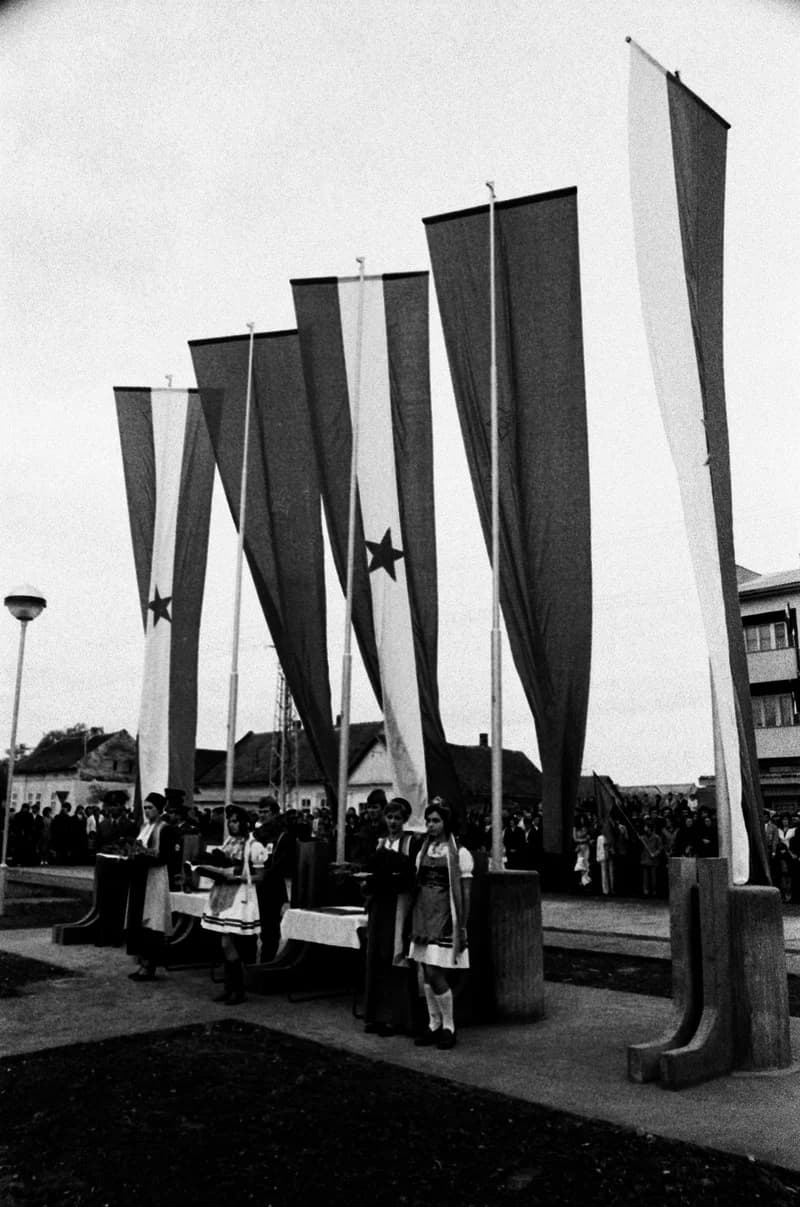 Emlékmű átadás Lovćenacon