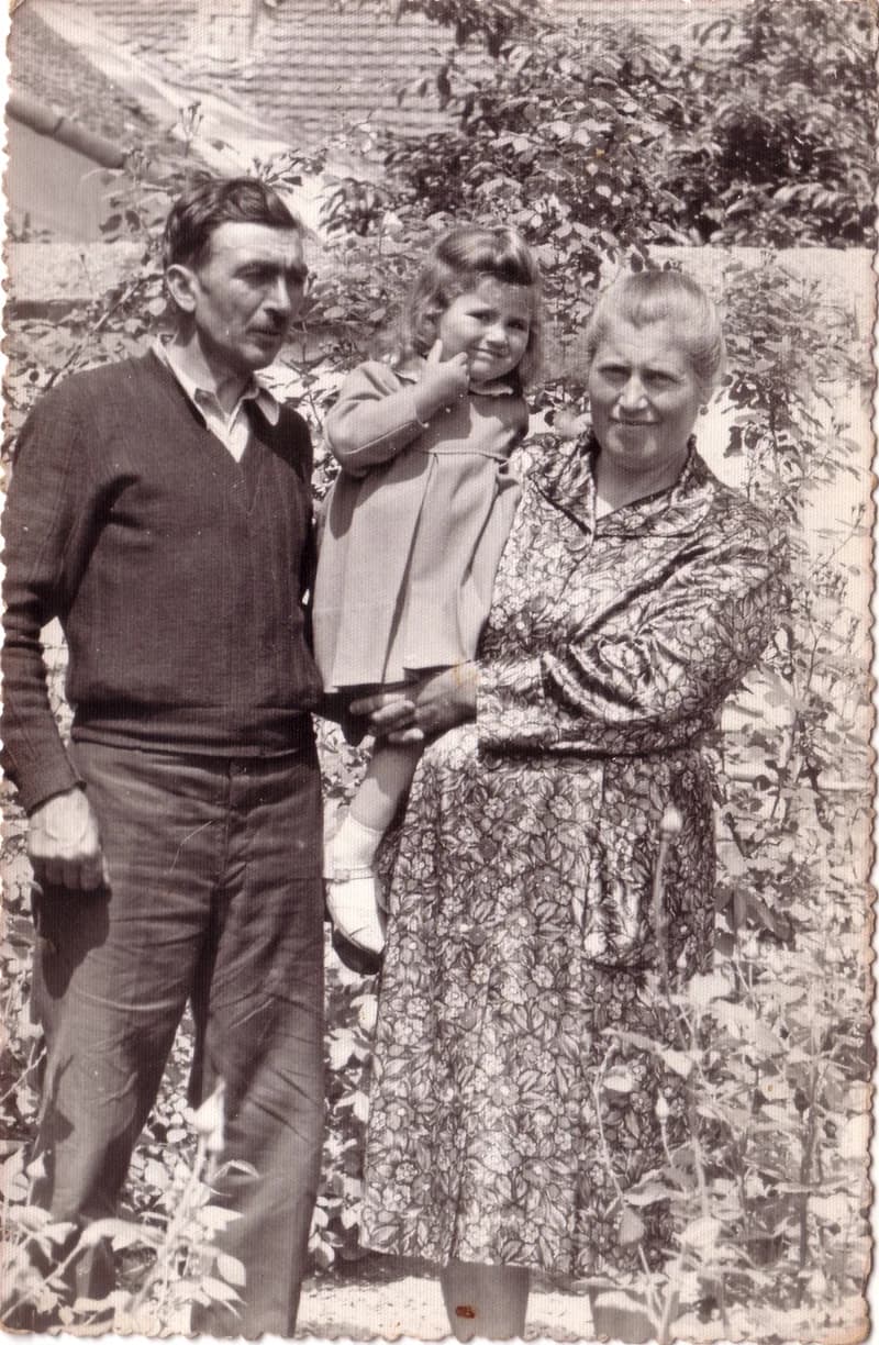 Lackó József feleségével és kislályukkal 2.