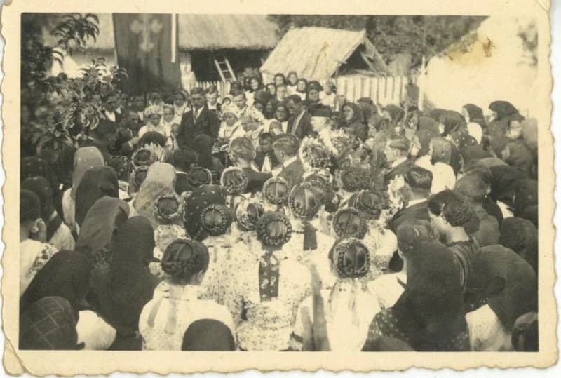 Fiatal temetése Doroszlón