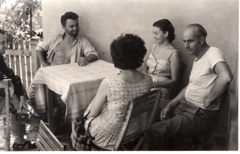 Művésztelep - festők és modellek