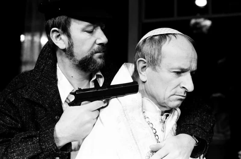 Aznap, amikor a pápát elrabolták