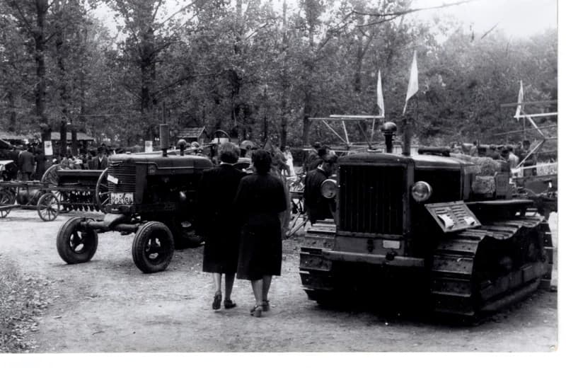 Ünnepi kiállítás - mezőgazdasági gépek