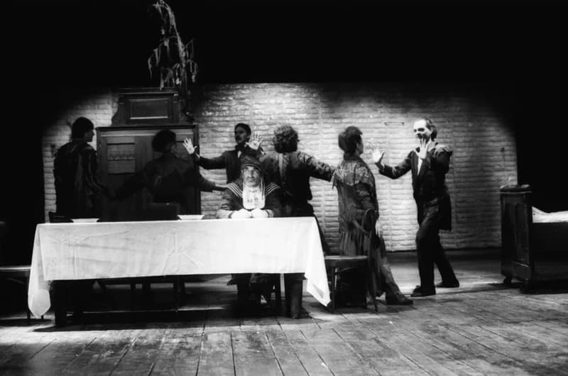 Mrozek: Ház a határon