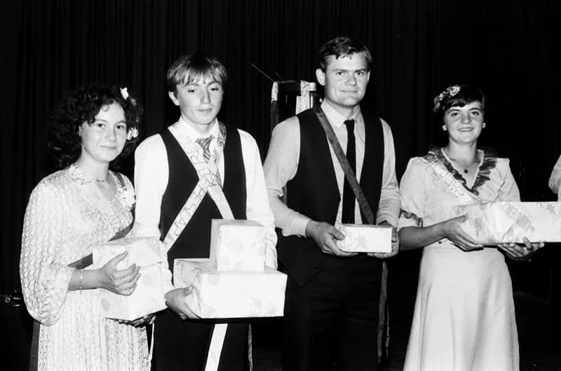 Tánciskola vizsgabál Kispiacon