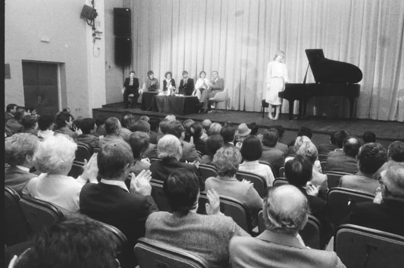 Az újvidéki színház épületének átadója