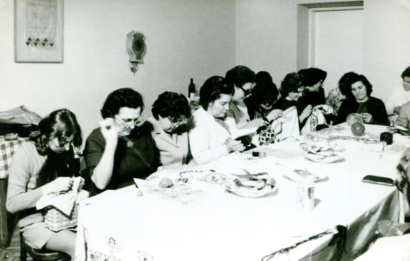 Az egyesület varrottas csoportjának népművészeti kiállítása