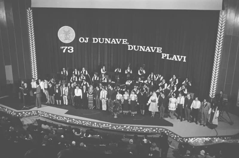 Oj Dunave, Dunave plavi