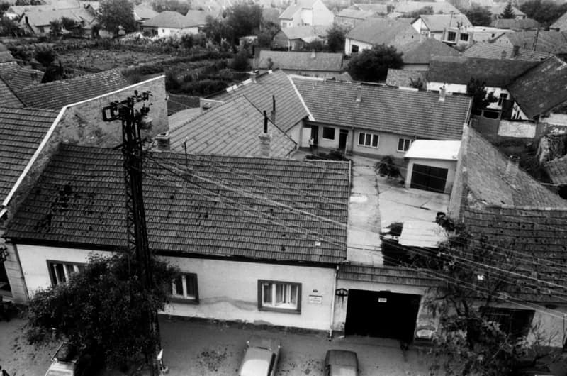 Magyarkanizsa: áruház, főutca, városháza