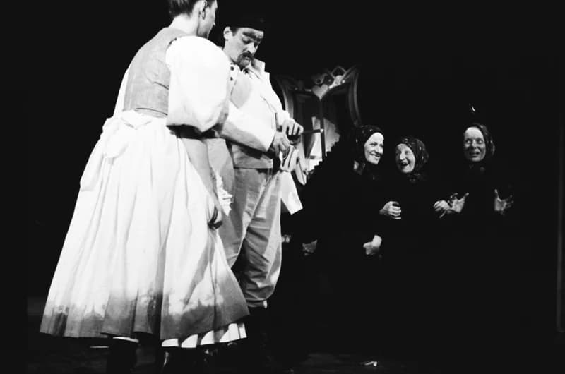 Tóth E.: A falu rossza, avagy a negyedik ablak /r.: Hernyák Gy./