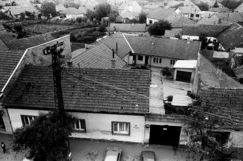 Magyarkanizsa: áruház, főutca, városháza