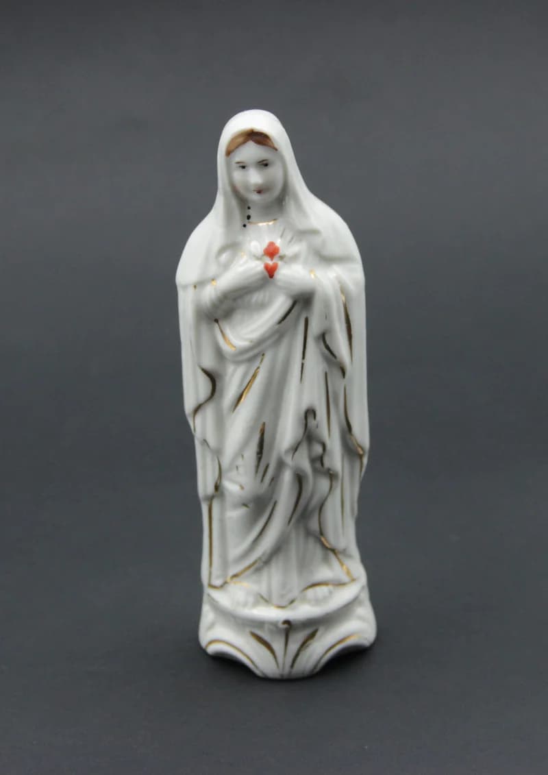 Mária szíve szobor