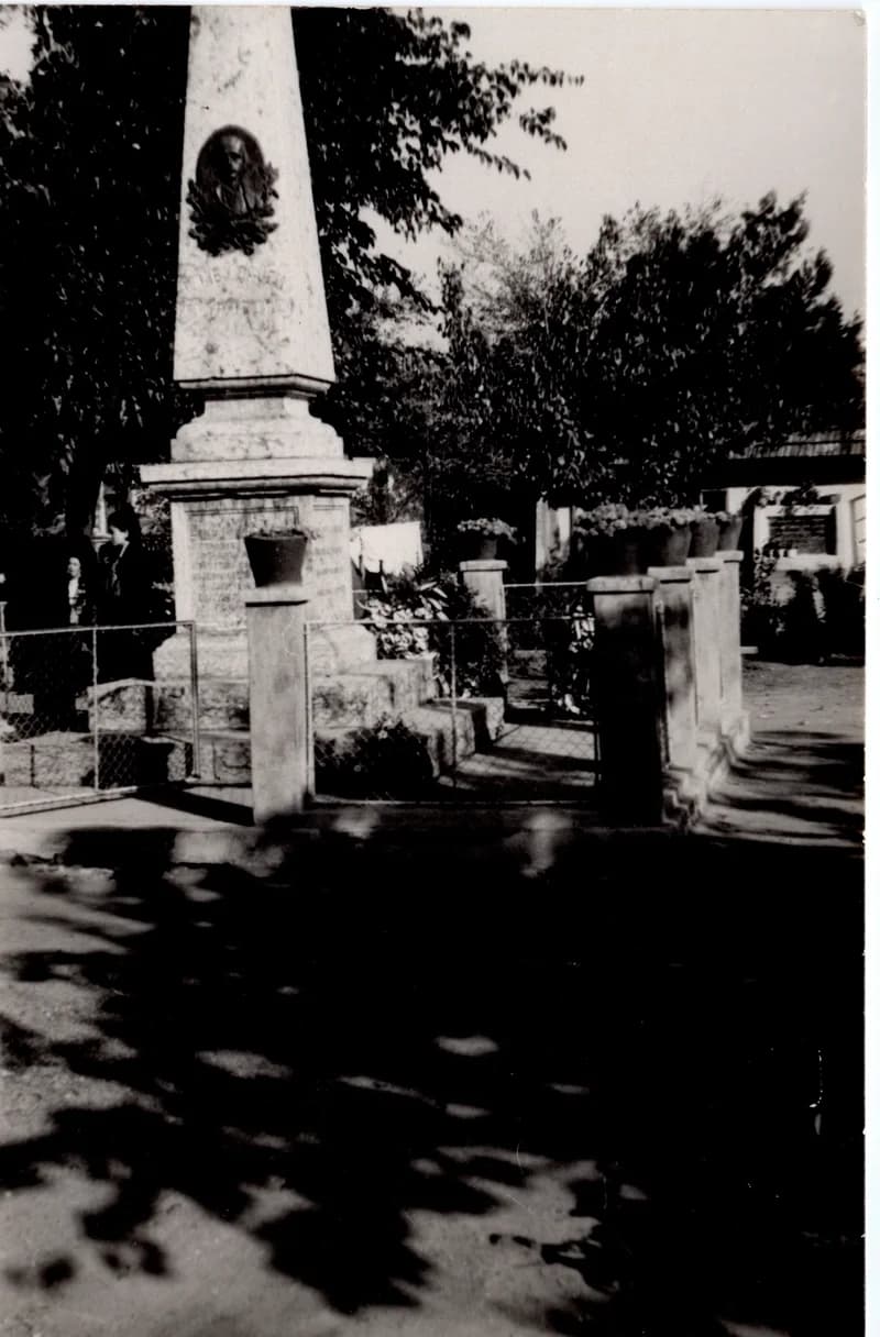 Hajduk Veljko emlékműve