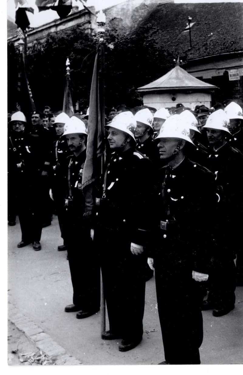 Ünnepi zászlóátadás