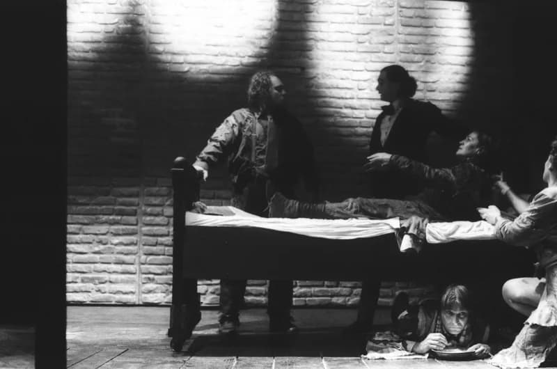 Mrozek: Ház a határon