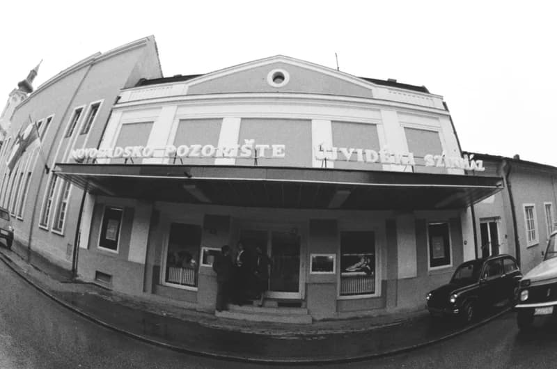 Az újvidéki színház épületének átadója