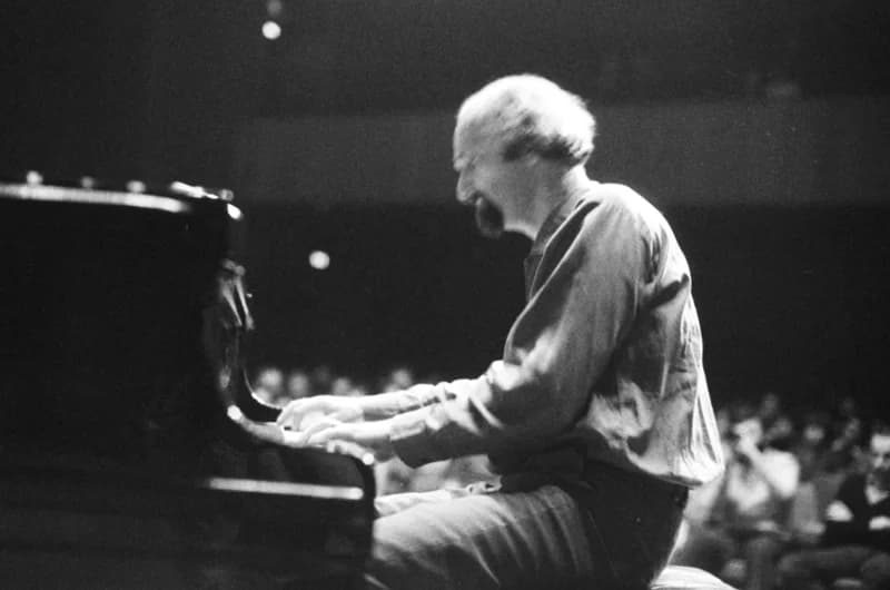 Szabados György /M-Stúdió/