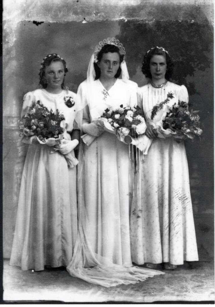Menyasszony és koszorúslányok
