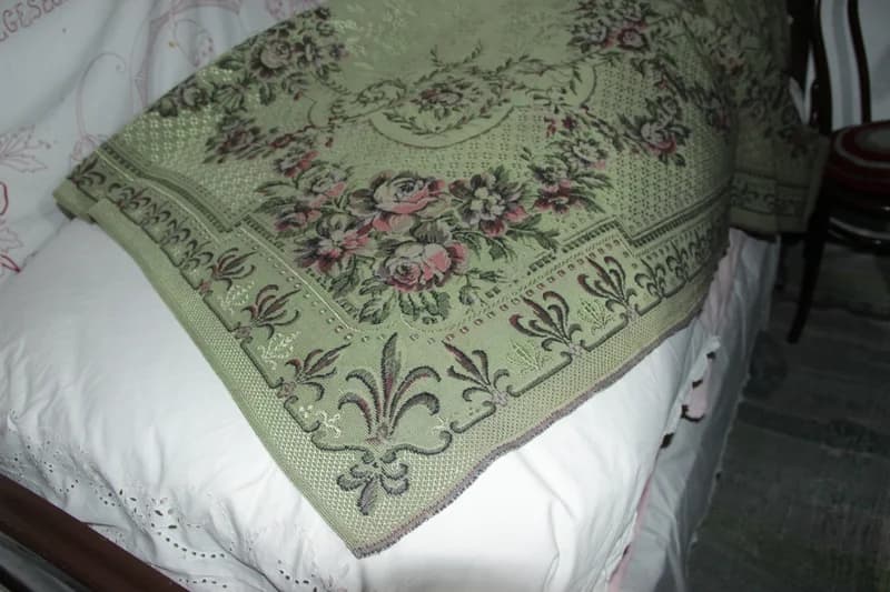 Posztó ágytakaró és asztalterítő