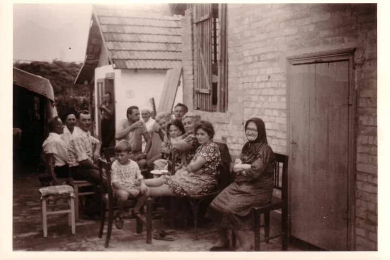 Lakodalomas háznál