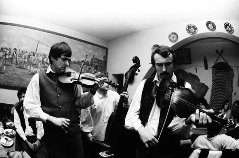 Batyubál a Gulyáscsárdában a Hívogató zenekarral