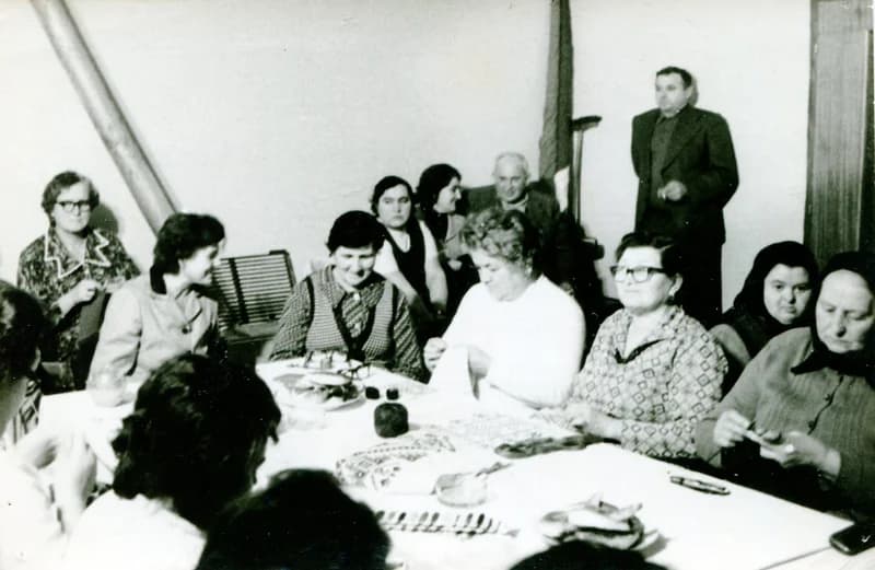 Az egyesület varrottas csoportjának népművészeti kiállítása