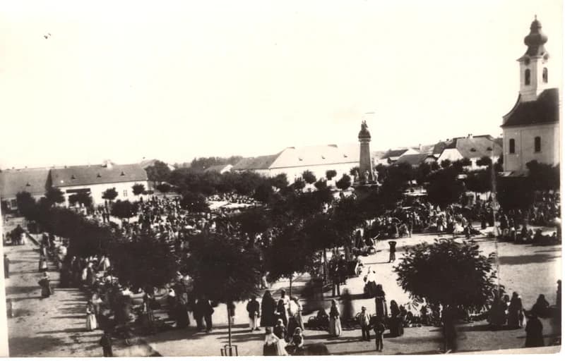 Piacnap a Fő téren