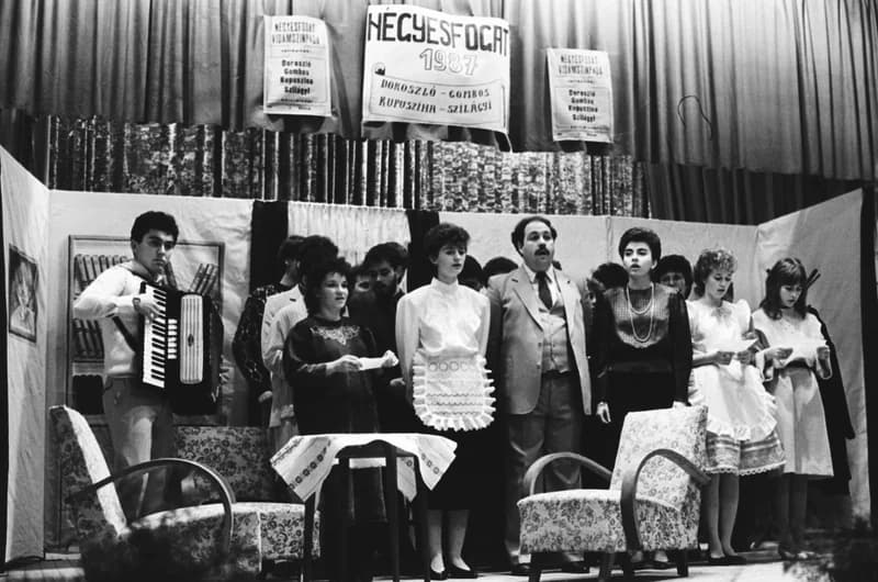 Négyesfogat. Kupuszinai műkedvelők