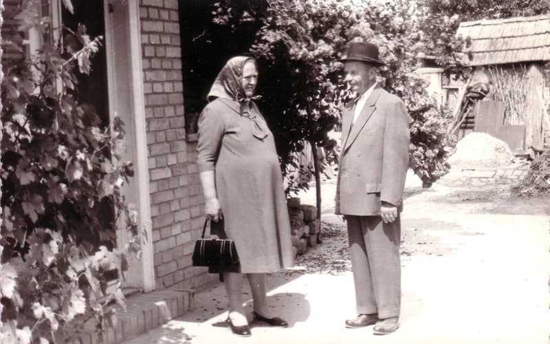 Ünneplőbe öltözve