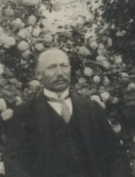 Seyfried József tanító