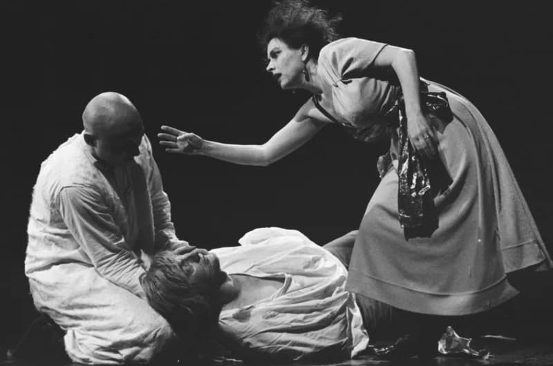 Tömöry Péter (r.), Tolnai Ottó: Paripacitrom 