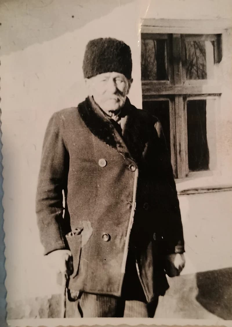 Apró József téli viseletben Völgyesenpo