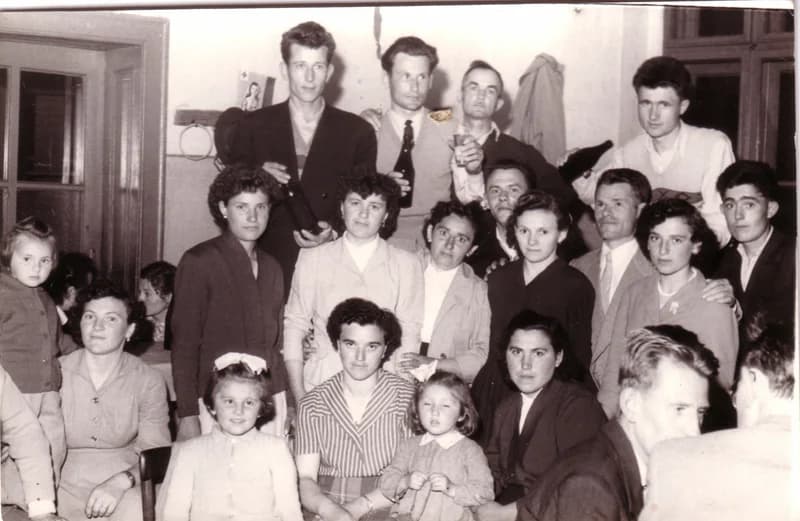 Ünneplés a kosárfonóban