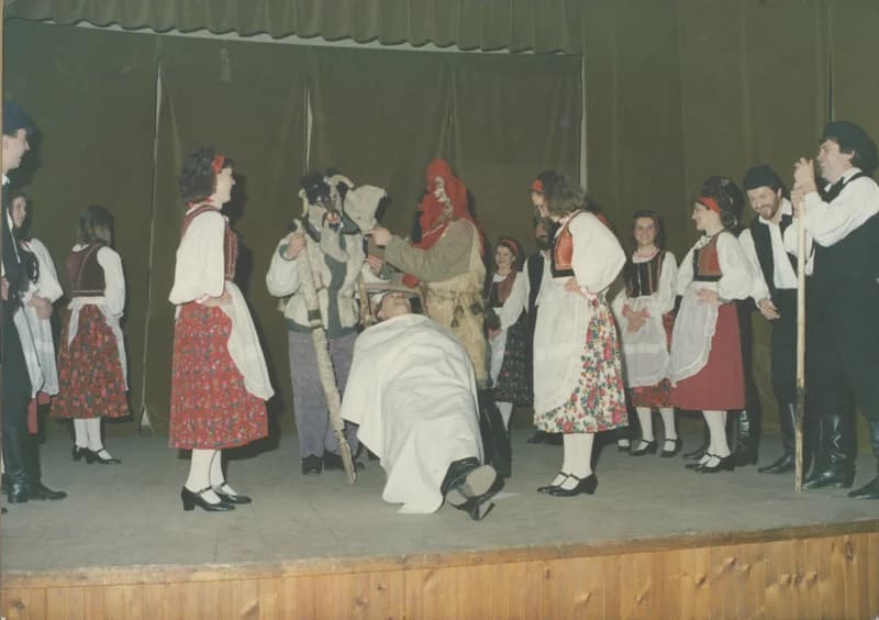 Farsangi hagyományok – A Tamási Áron Székely-Magyar Művelődési Egyesület hagyományőrző tánccsoportjának előadásában 