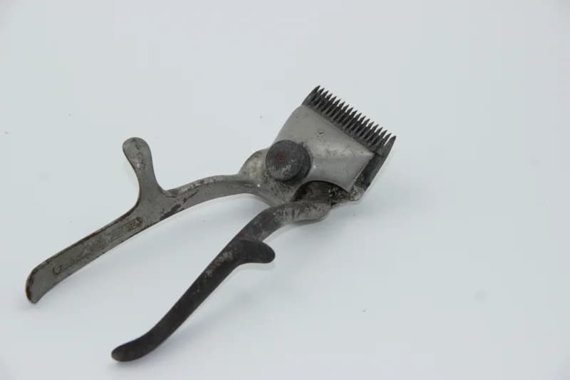 Kézi hajvágó készülék