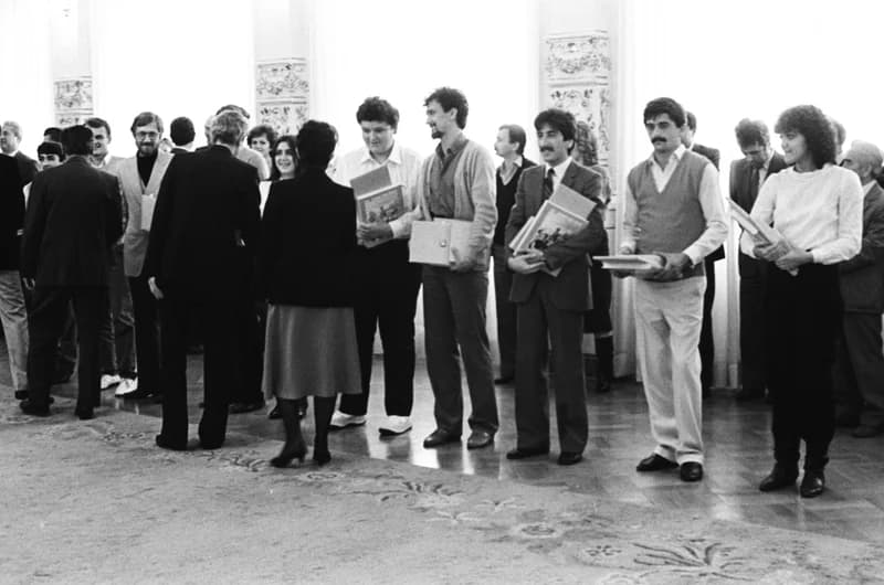 A nagykorúsági díjak átadása