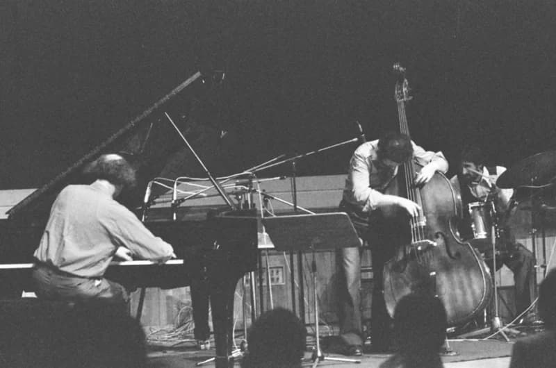 Szabados György /M-Stúdió/