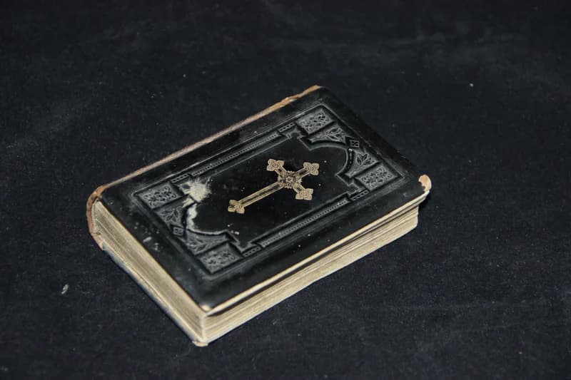 Imakönyv – Hit, remény, szeretet. Katolikus imádságos és énekes könyv