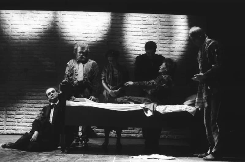 Mrozek: Ház a határon