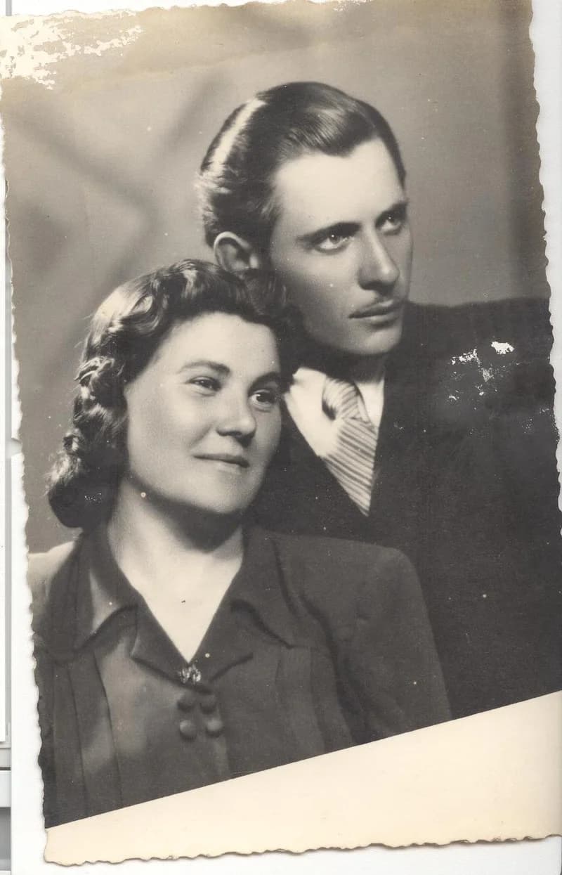 Rövid Erzsébet és Losonc Károly eljegyzési képe