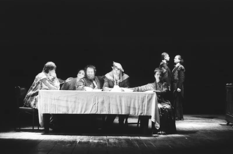 Mrozek: Ház a határon